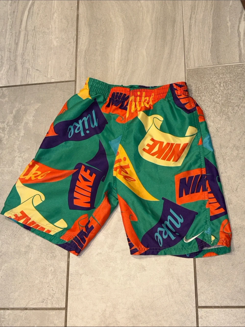 Nike boys green Logo-Print Green lined swim shorts bottoms swimsuit Large L